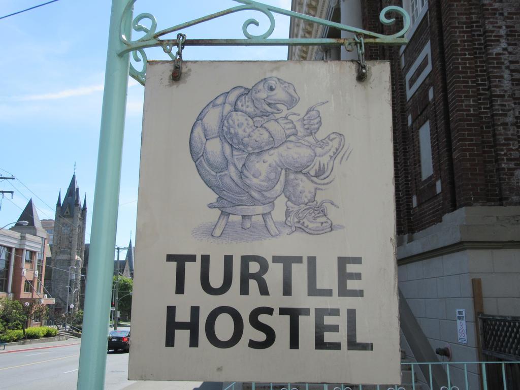 Turtle Hostel Victoria Exterior foto